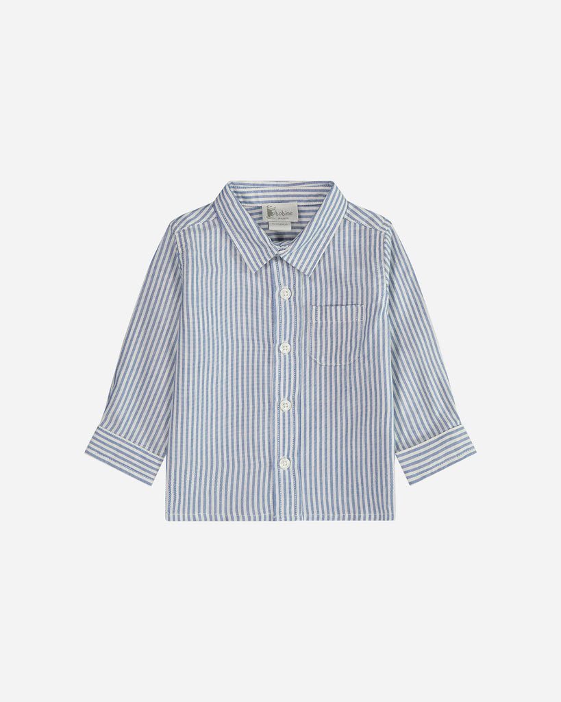 Chemise garçon en coton à rayures bleues.